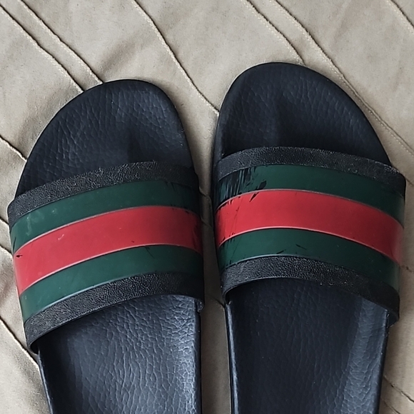 Gucci Black Slides with Red and Green Stripes - Picture 2 of 5